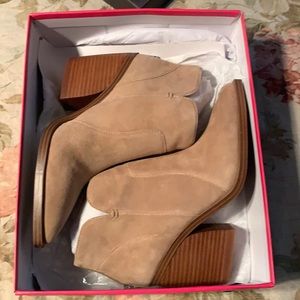 VinceCamuto Gradesha new in box booties